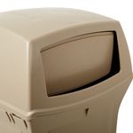 Contenedor-de-basura-Ranger-con-2-puertas-Beige-132-Litros-Rubbermaid-Commercial-de-cerca