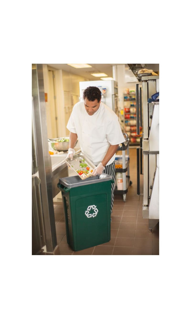 contenedor-de-basura-organico-slimjim-verde-rubbermaid-commercial-products
