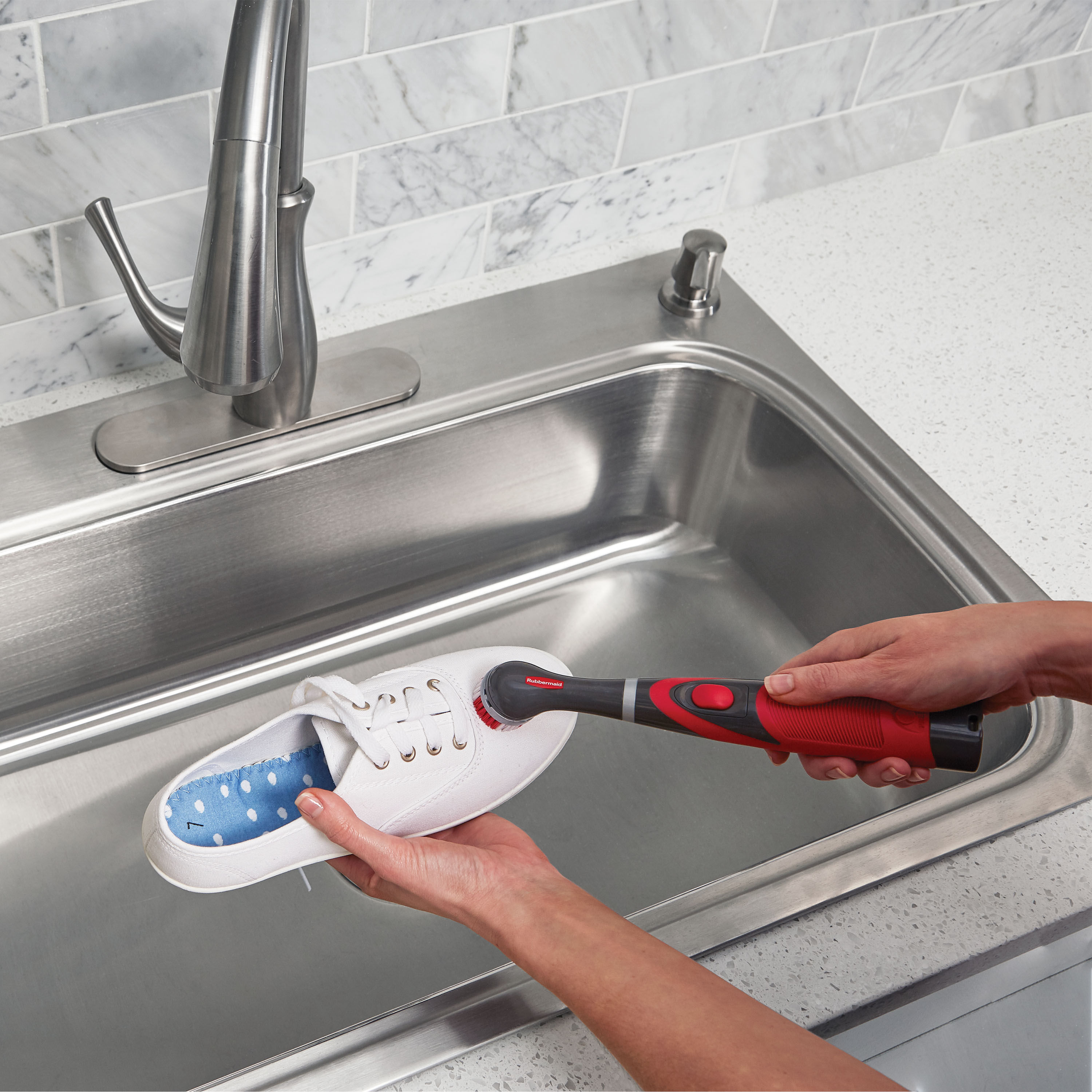 Kit Cepillo de limpieza eléctrico giratorio para baño y cocina Rubbermaid