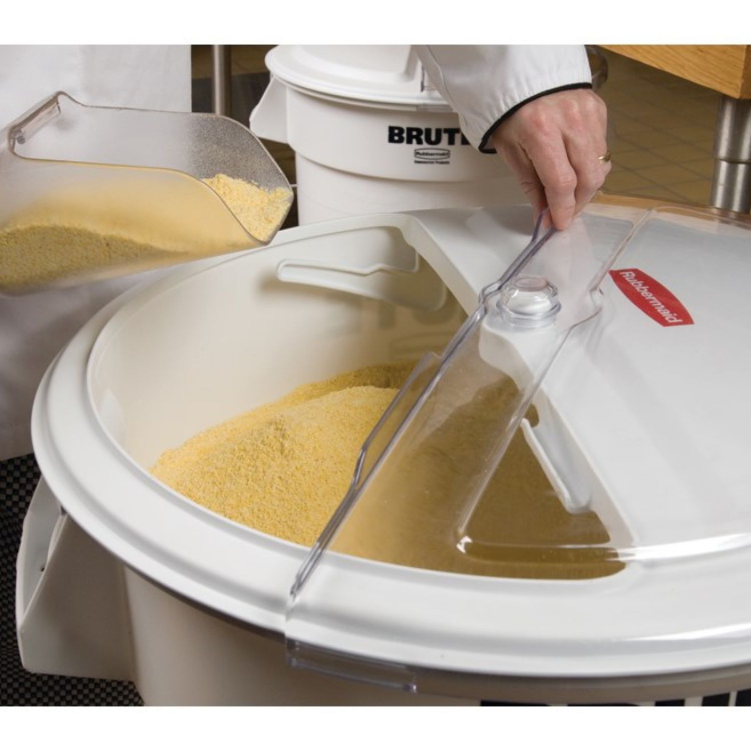 Tapa deslizante ProSave® con cuchara medidora para contenedor Brute® de 75 L